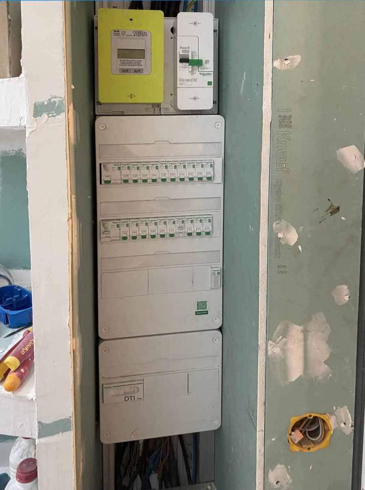 Changement professionnel d'équipements électriques défaillants