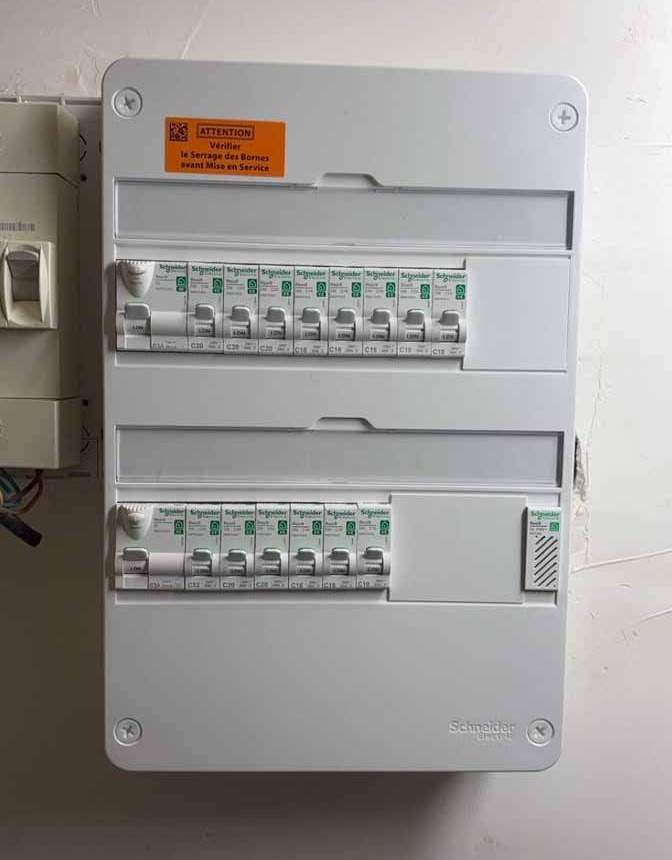 Électricien à Massy